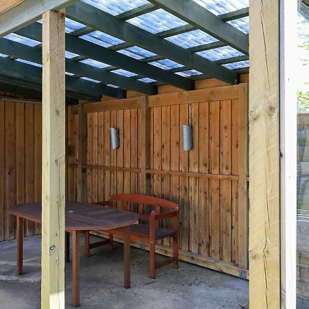Two-bedroom Holiday In 1 Hébergement de vacances Ålbæk