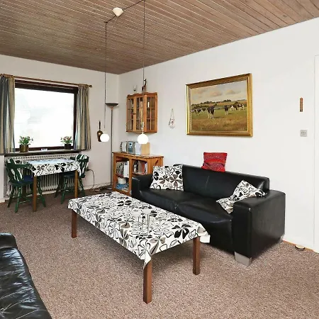Hébergement de vacances Two-bedroom Holiday In 1 *